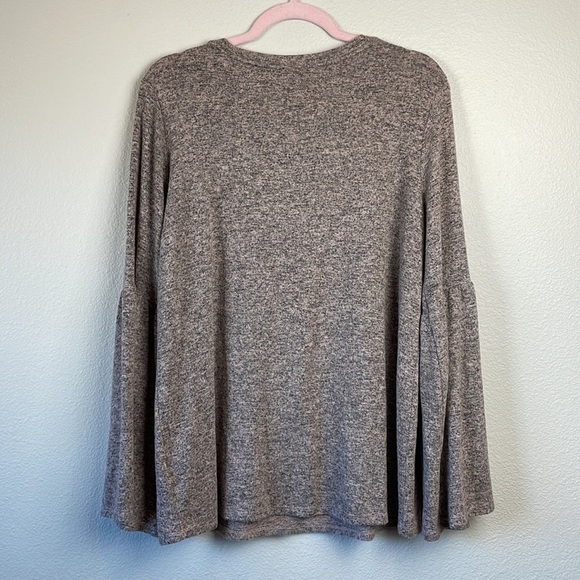 Gibson blush and grey long bell sleeve knit top size L - Picture 2 of 6
